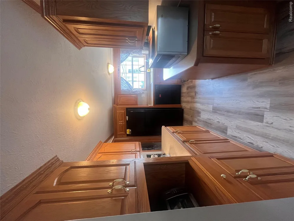 8304 Hidden Hollow Fenton City, MI 48430