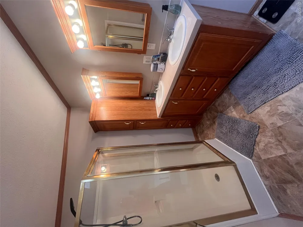 8304 Hidden Hollow Fenton City, MI 48430