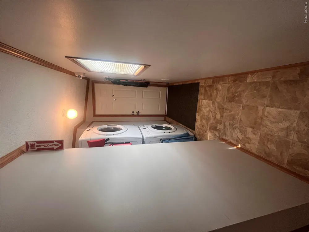 8304 Hidden Hollow Fenton City, MI 48430