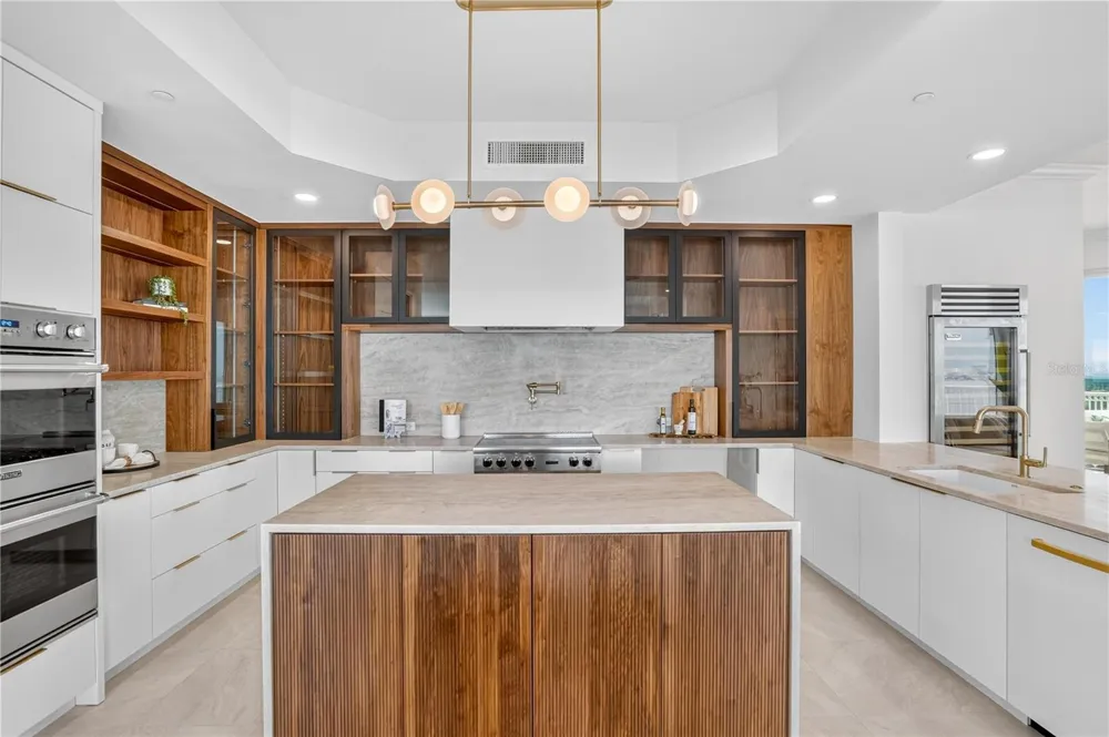 3507 BAYSHORE BOULEVARD #2101 Tampa, FL 33629