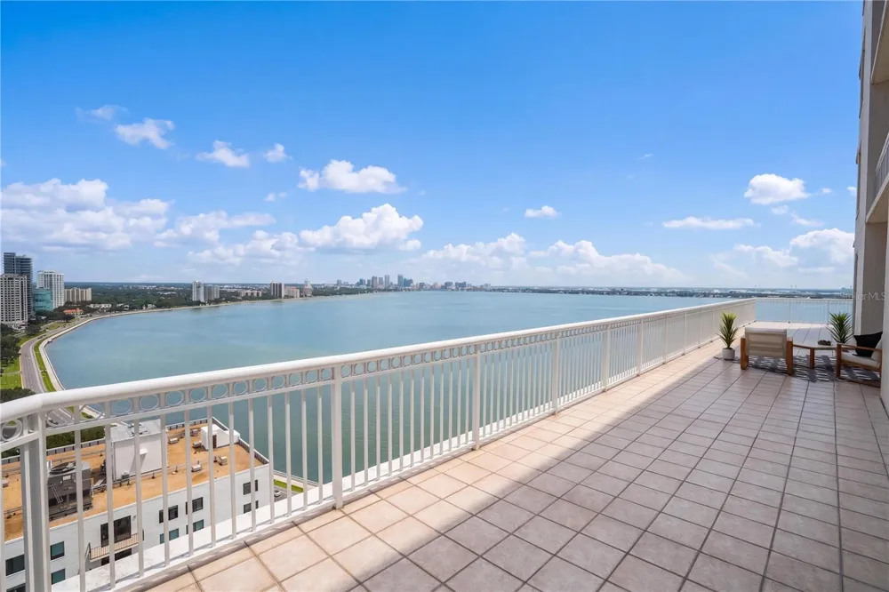 3507 BAYSHORE BOULEVARD #2101 Tampa, FL 33629