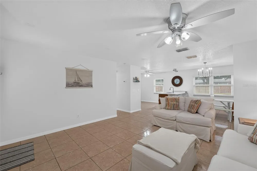 237 CALIFORNIA AVENUE St Cloud, FL 34769