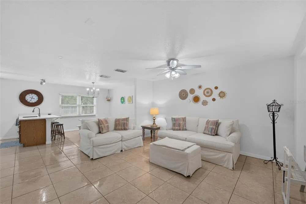 237 CALIFORNIA AVENUE St Cloud, FL 34769