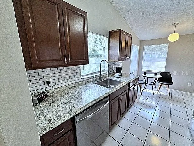 16004 GRASS LAKE DRIVE Tampa, FL 33618