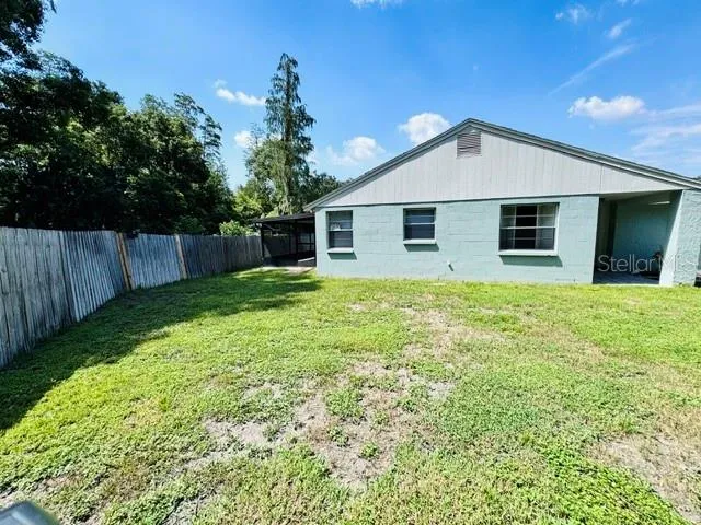 16004 GRASS LAKE DRIVE Tampa, FL 33618