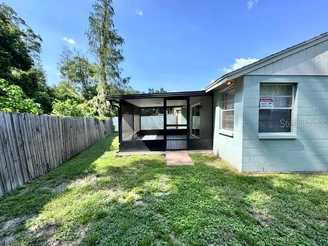 16004 GRASS LAKE DRIVE Tampa, FL 33618