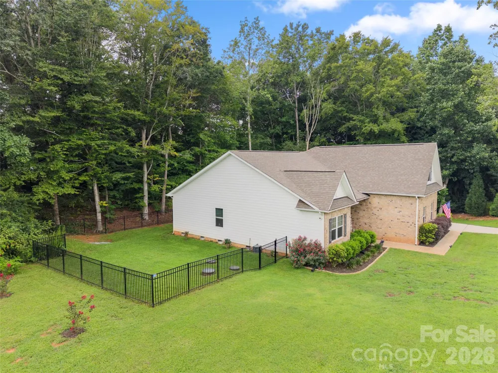 3229 Creek Bend Court Sherrills Ford, NC 28673