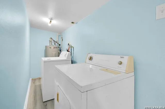 1114 Hough Adkins, TX 78101