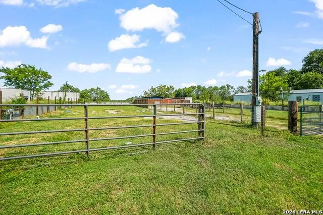 1114 Hough Adkins, TX 78101