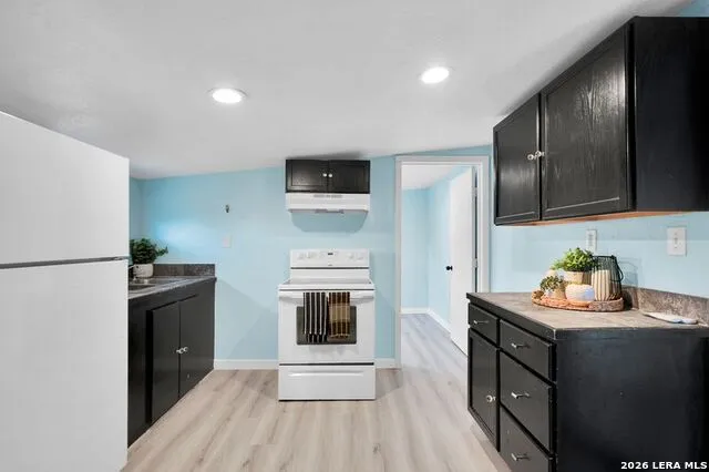 1114 Hough Adkins, TX 78101