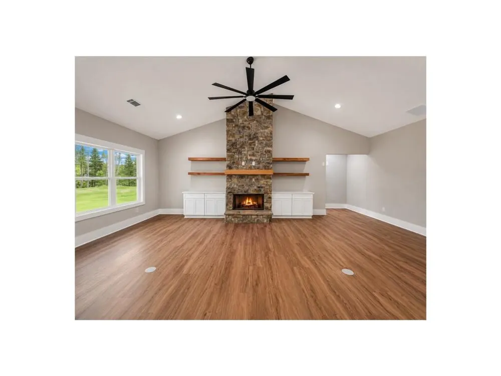 214 Signing Tree Trail Clarkesville, GA 30523