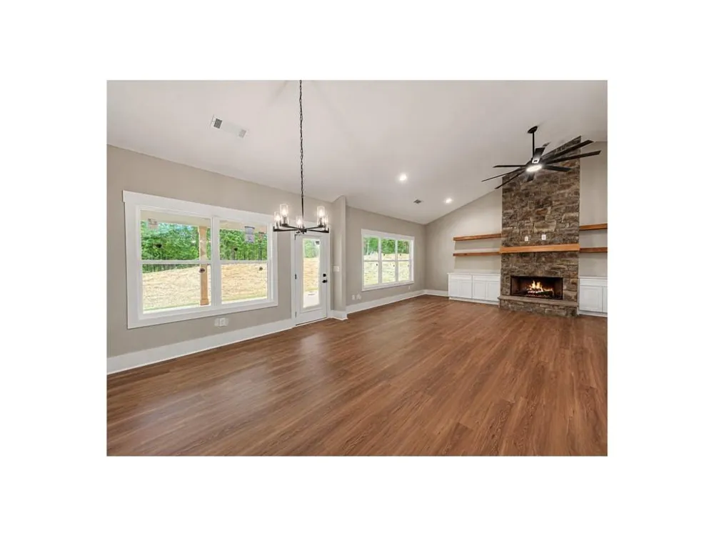 214 Signing Tree Trail Clarkesville, GA 30523