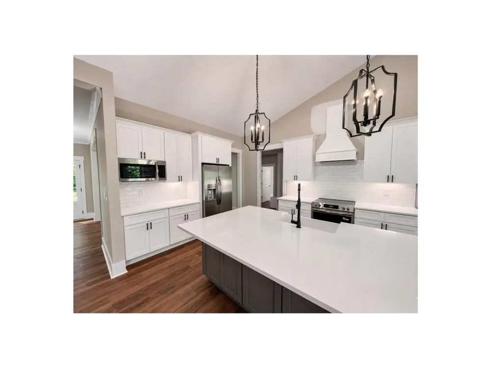 214 Signing Tree Trail Clarkesville, GA 30523