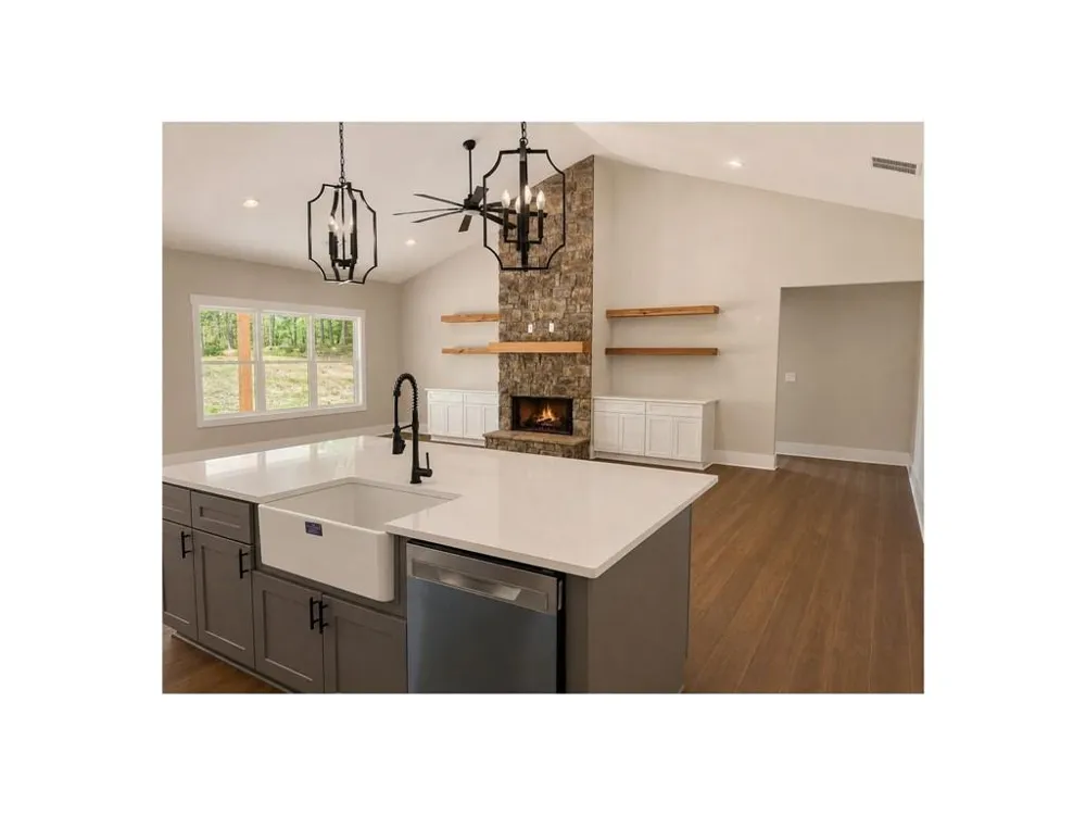 214 Signing Tree Trail Clarkesville, GA 30523