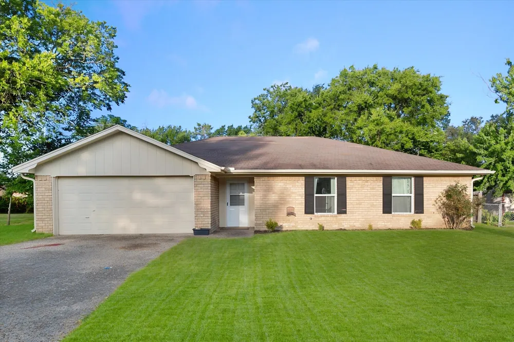 2604 Fairmont Circle Corsicana, TX 75110