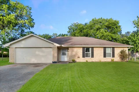 2604 Fairmont Circle