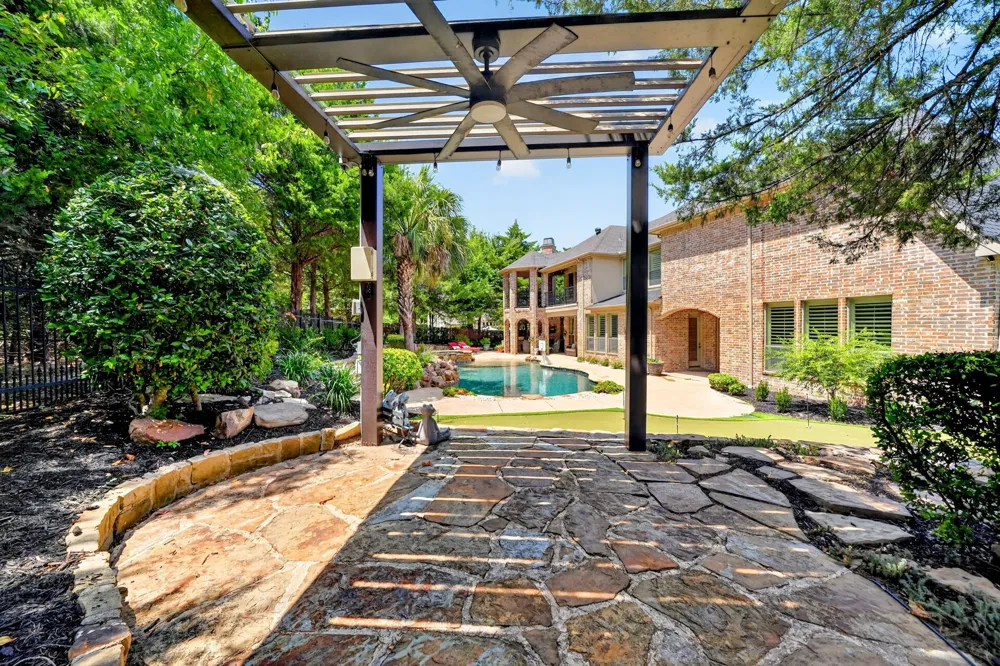 117 Mallard Crossing Heath, TX 75032