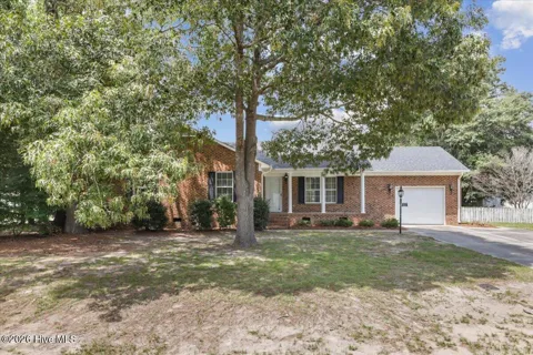 2495 Stratford Drive