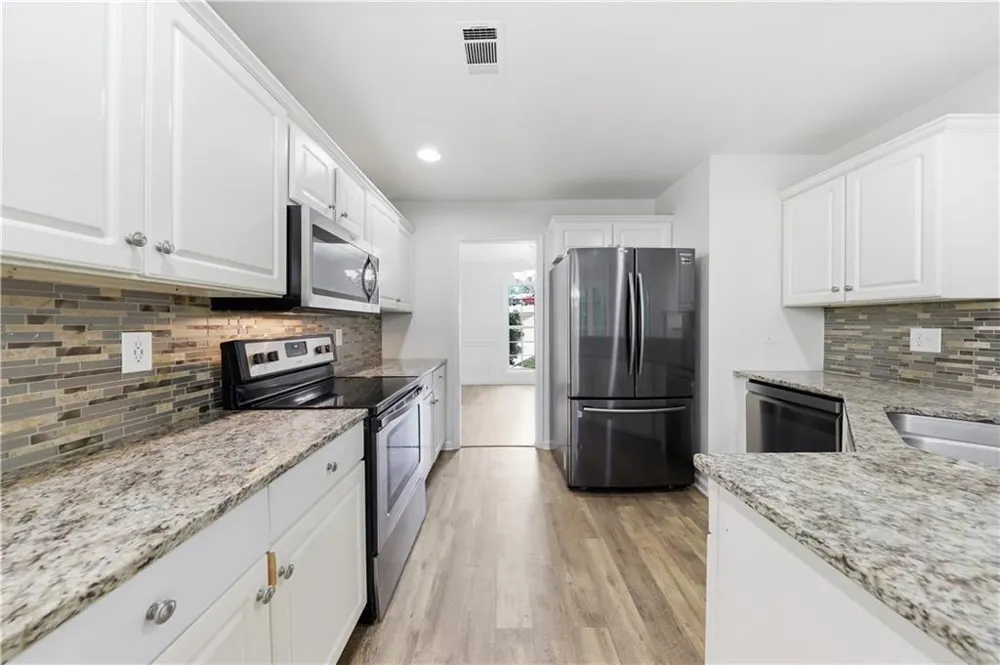 208 Foxdale Court LaGrange, GA 30240