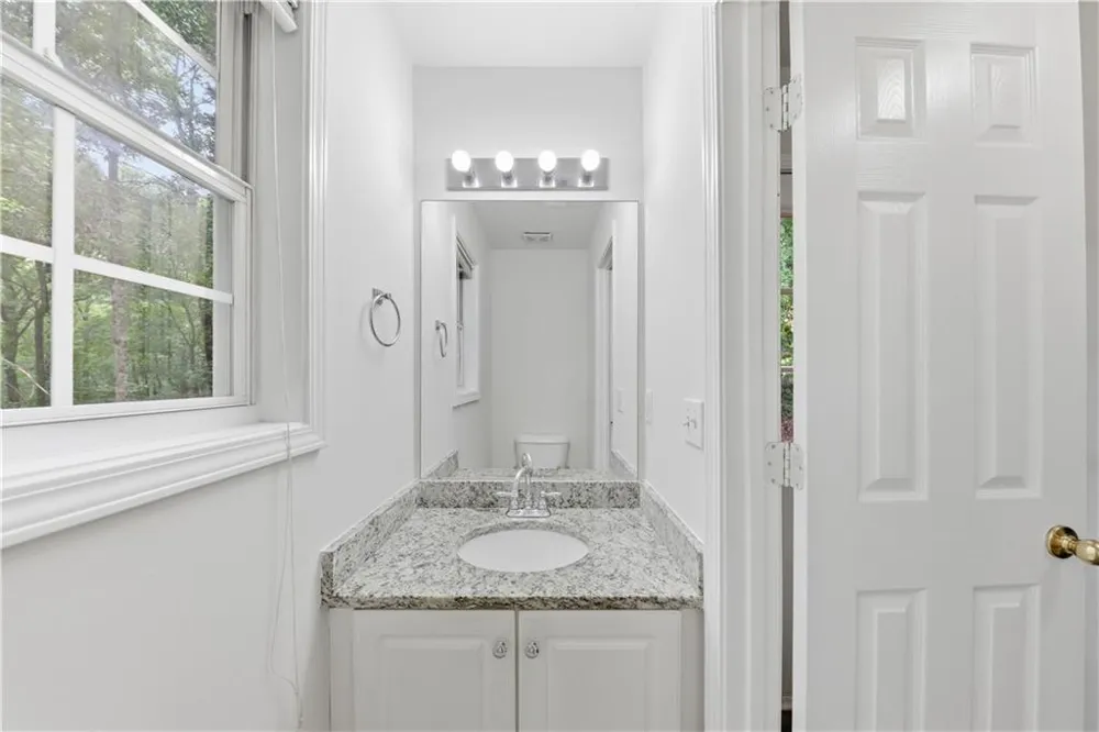 208 Foxdale Court LaGrange, GA 30240