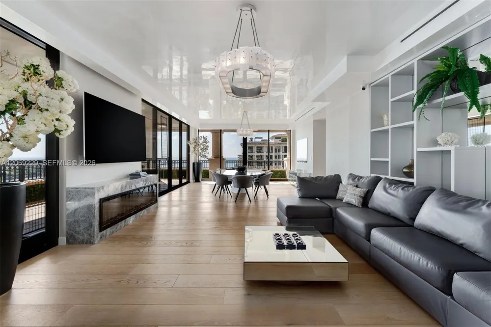 6893 Fisher Island Dr 6893 Lphcenter #6893 Miami Beach, FL 33109