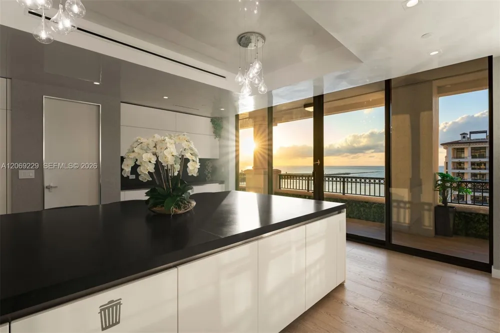 6893 Fisher Island Dr 6893 Lphcenter #6893 Miami Beach, FL 33109
