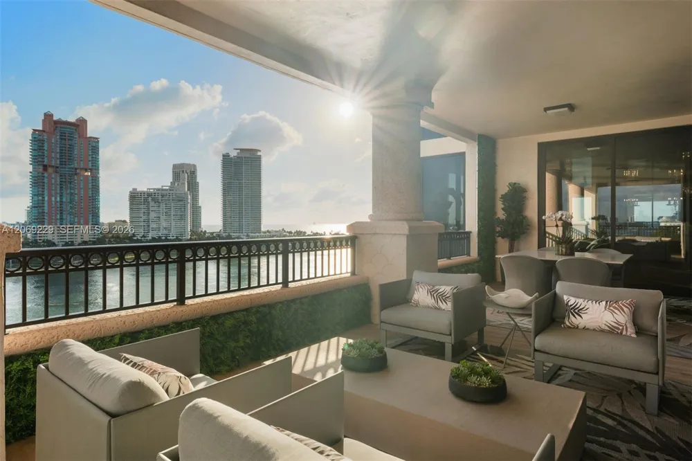 6893 Fisher Island Dr 6893 Lphcenter #6893 Miami Beach, FL 33109