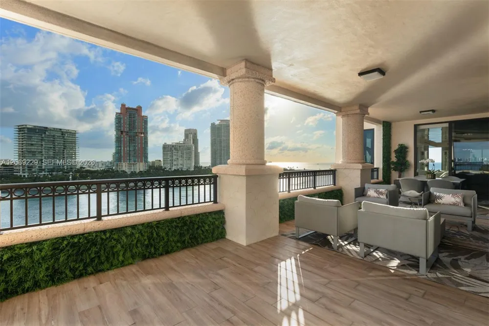 6893 Fisher Island Dr 6893 Lphcenter #6893 Miami Beach, FL 33109