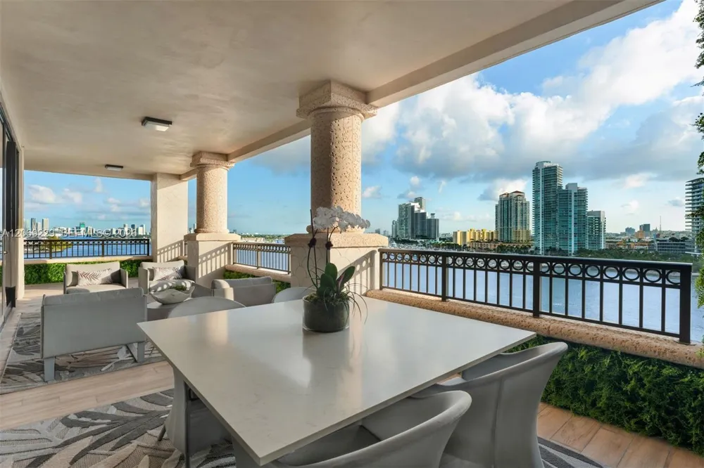 6893 Fisher Island Dr 6893 Lphcenter #6893 Miami Beach, FL 33109