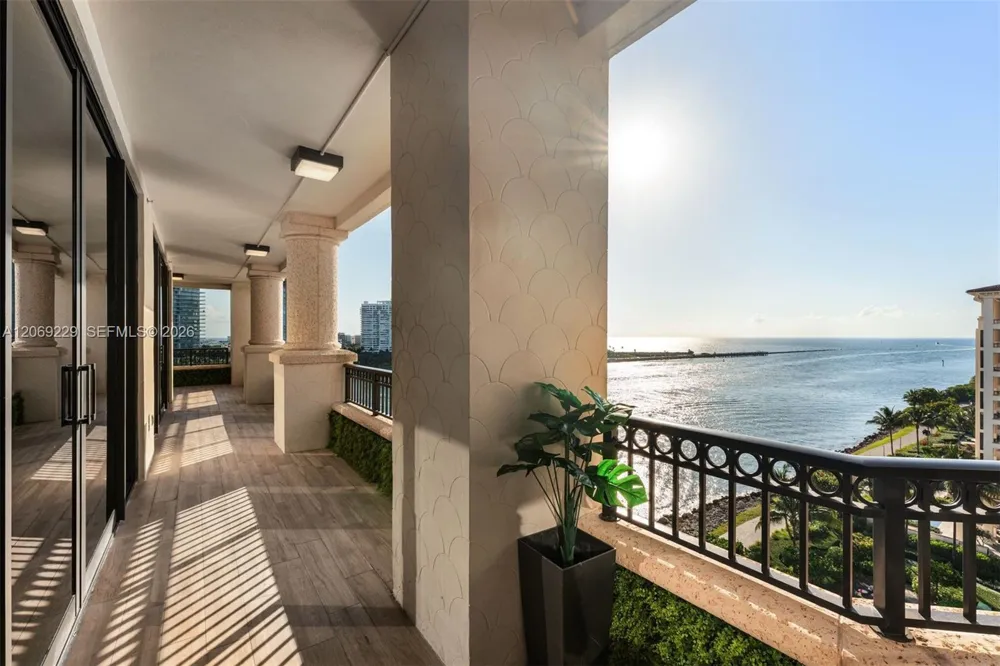 6893 Fisher Island Dr 6893 Lphcenter #6893 Miami Beach, FL 33109