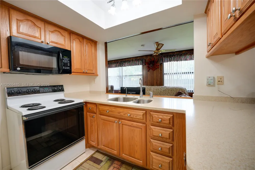 7516 Taft St Hollywood, FL 33024