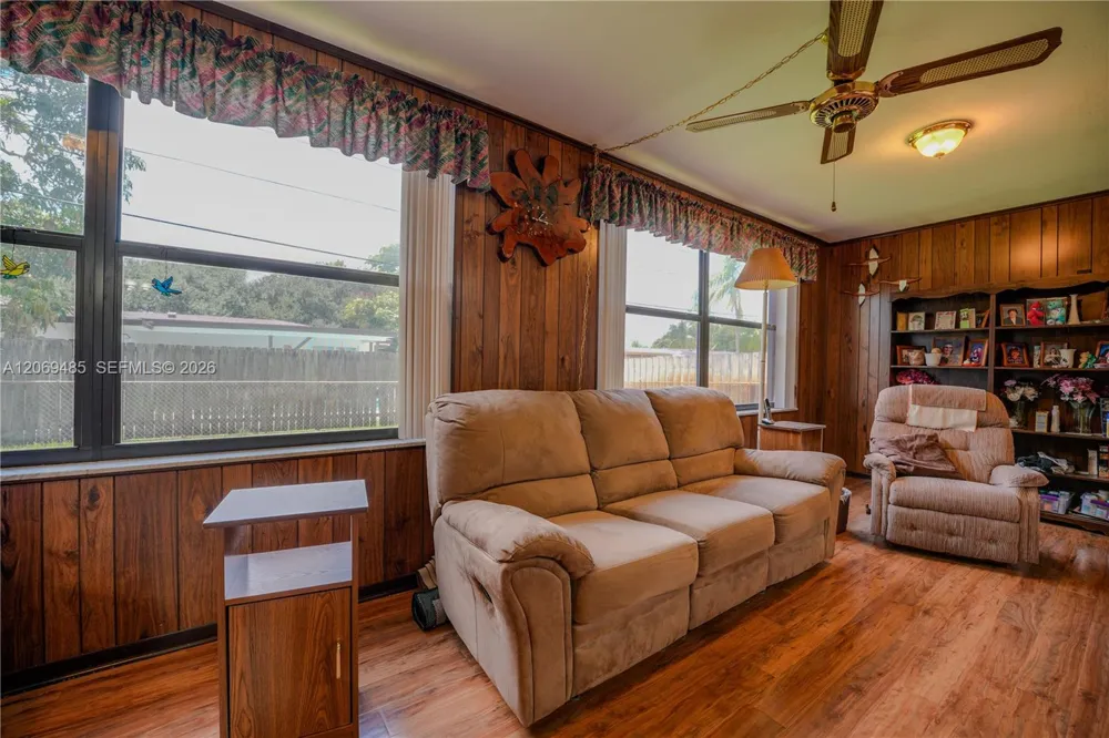 7516 Taft St Hollywood, FL 33024