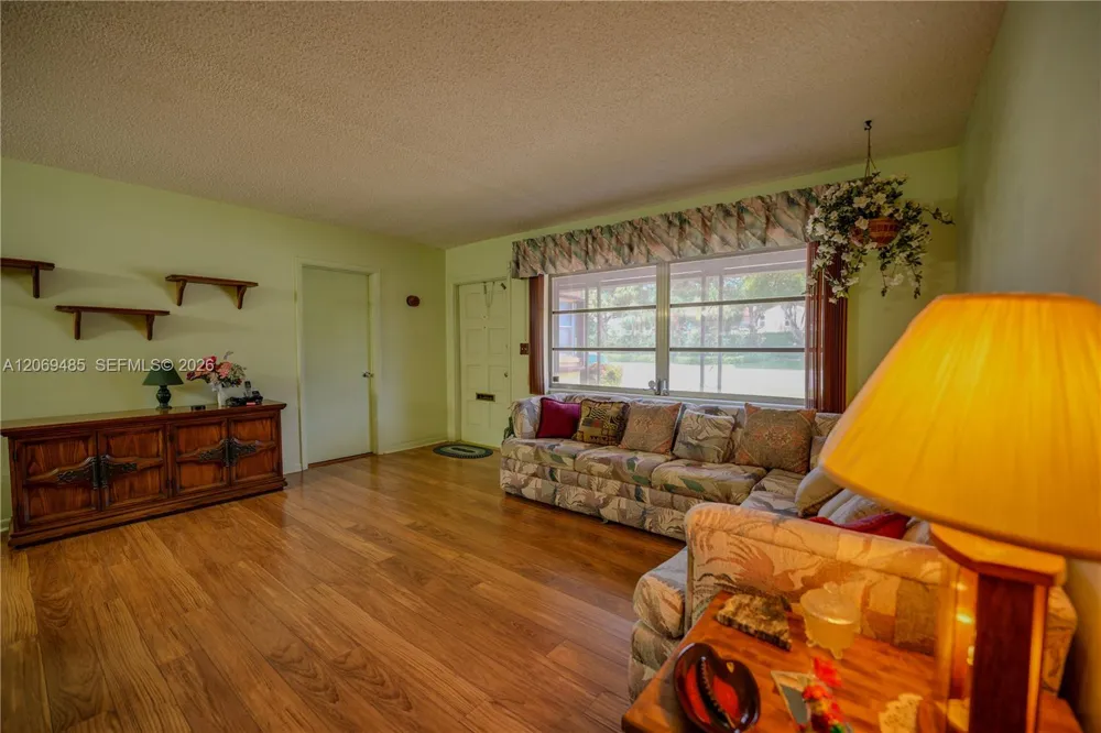 7516 Taft St Hollywood, FL 33024