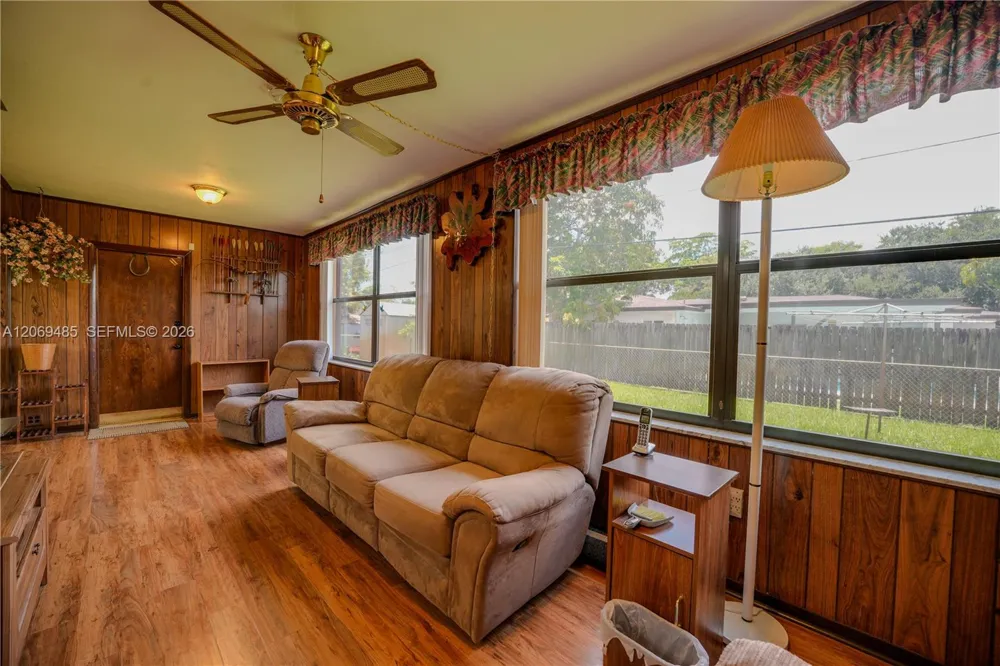 7516 Taft St Hollywood, FL 33024