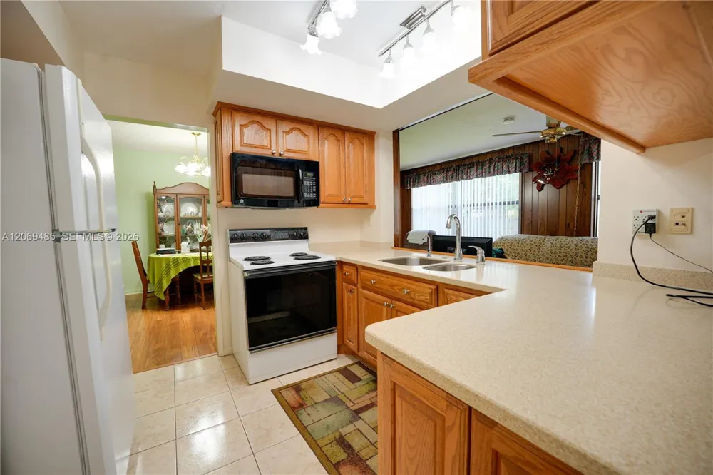 7516 Taft St Hollywood, FL 33024