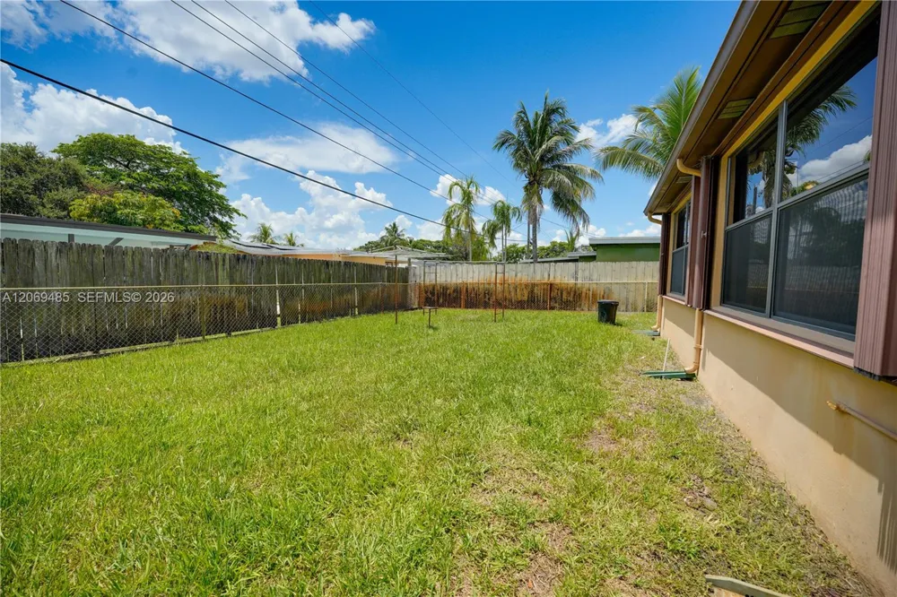 7516 Taft St Hollywood, FL 33024