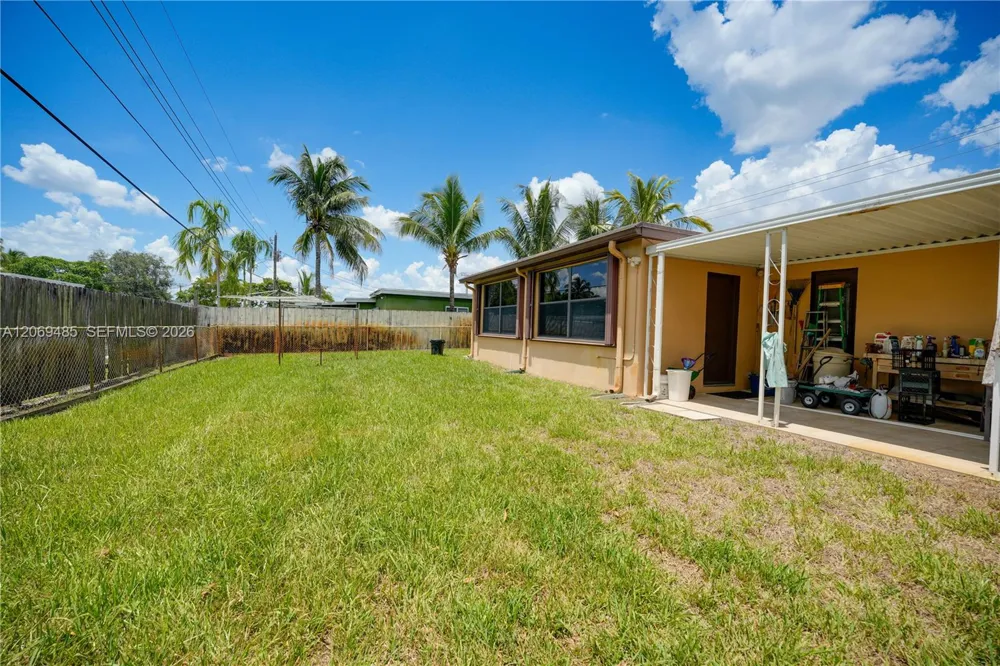 7516 Taft St Hollywood, FL 33024