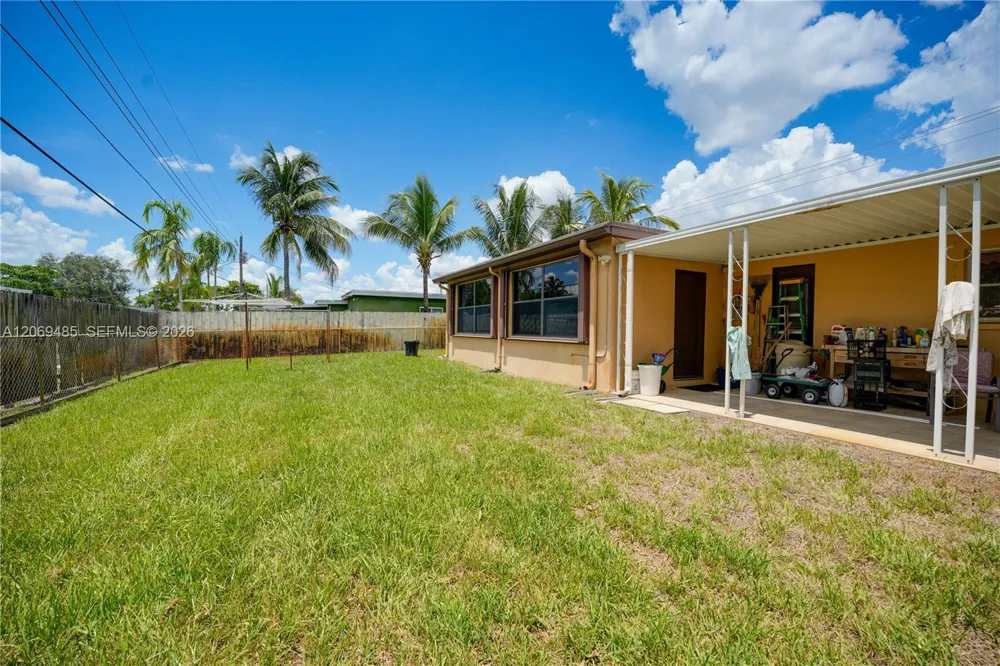 7516 Taft St Hollywood, FL 33024