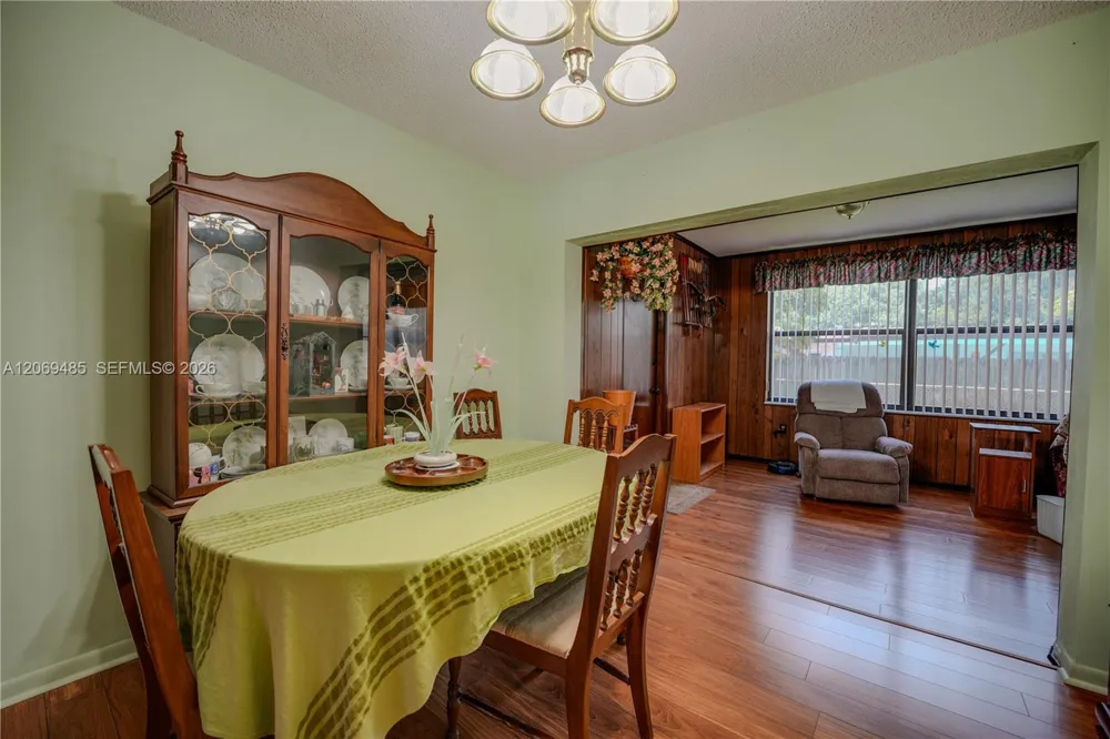 7516 Taft St Hollywood, FL 33024