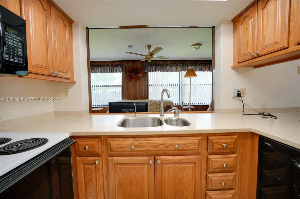 7516 Taft St Hollywood, FL 33024