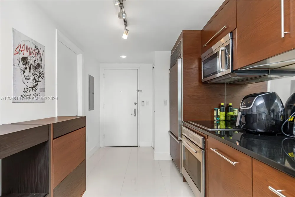 465 Brickell Ave #2504 Miami, FL 33131