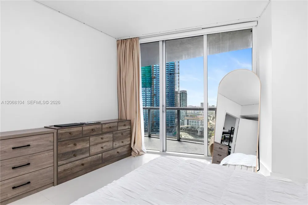 465 Brickell Ave #2504 Miami, FL 33131