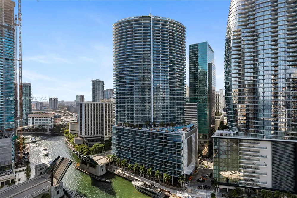465 Brickell Ave #2504 Miami, FL 33131
