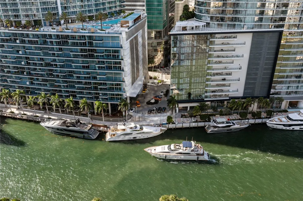 465 Brickell Ave #2504 Miami, FL 33131