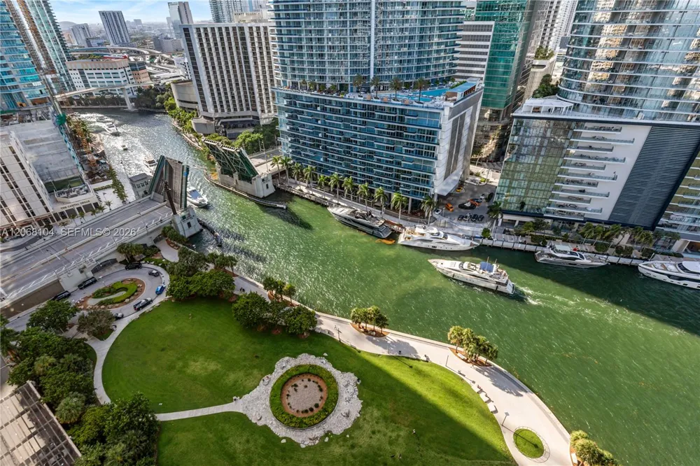 465 Brickell Ave #2504 Miami, FL 33131