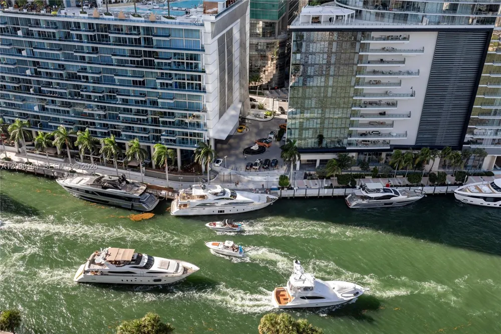 465 Brickell Ave #2504 Miami, FL 33131