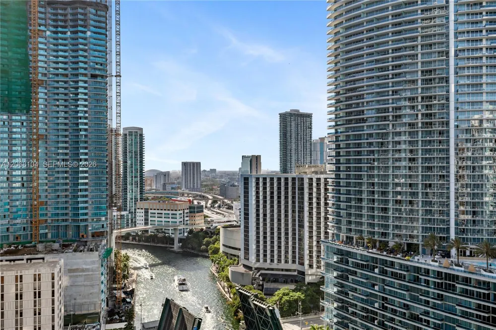 465 Brickell Ave #2504 Miami, FL 33131