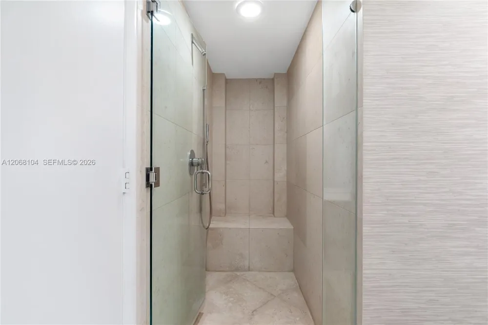 465 Brickell Ave #2504 Miami, FL 33131