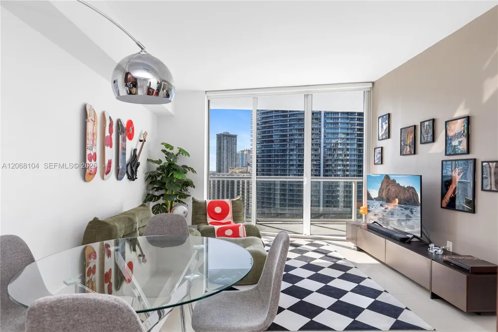 465 Brickell Ave #2504 Miami, FL 33131