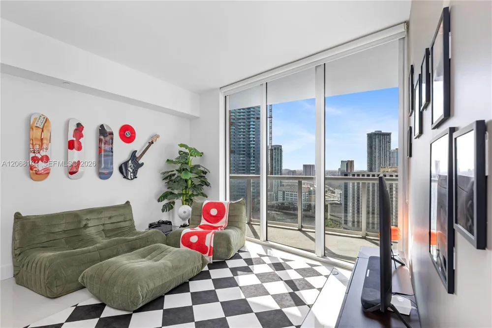 465 Brickell Ave #2504 Miami, FL 33131